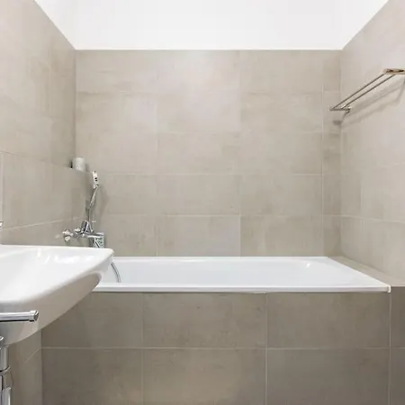 Lejlighed Flat 3 Sunny Haven Moderny 2i, Parking, Wifi Bratislava