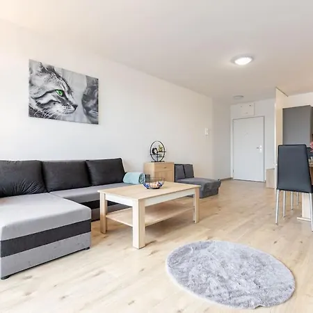 Apartman Flat 3 Sunny Haven Moderny 2i, Parking, Wifi