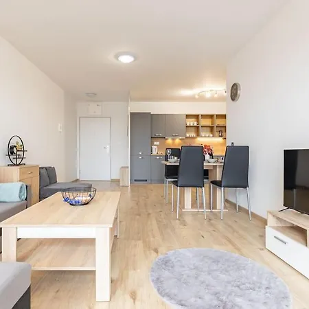 Apartamento Flat 3 Sunny Haven Moderny 2i, Parking, Wifi *