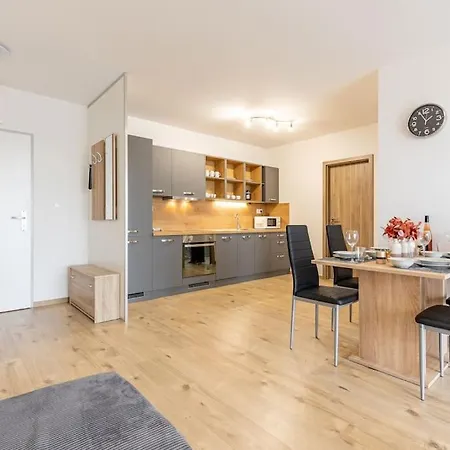 Apartamento Flat 3 Sunny Haven Moderny 2i, Parking, Wifi Bratislava