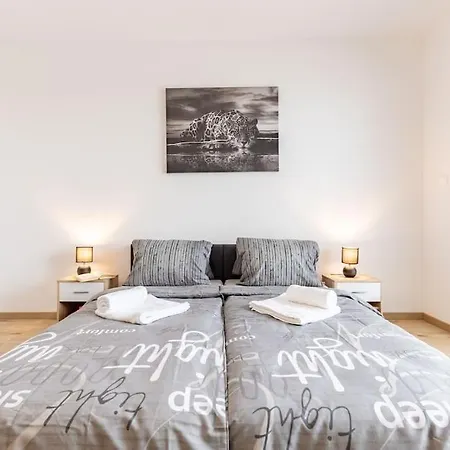 Flat 3 Sunny Haven Moderny 2i, Parking, Wifi *