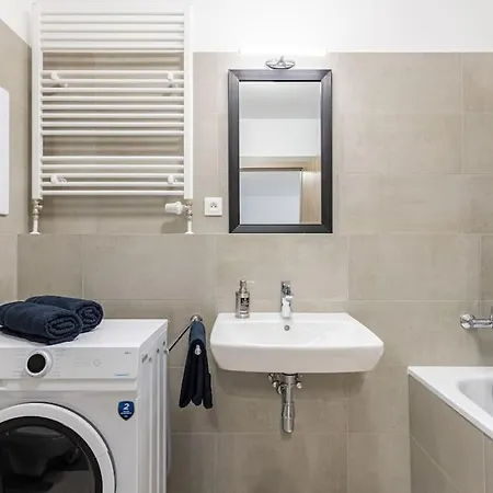 Flat 3 Sunny Haven Moderny 2i, Parking, Wifi