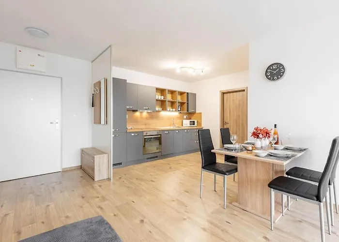 Apartment Flat 3 Sunny Haven Moderny 2i, Parking, Wifi