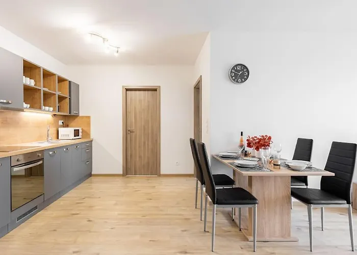 Flat 3 Sunny Haven Moderny 2i, Parking, Wifi Апартаменти Братислава