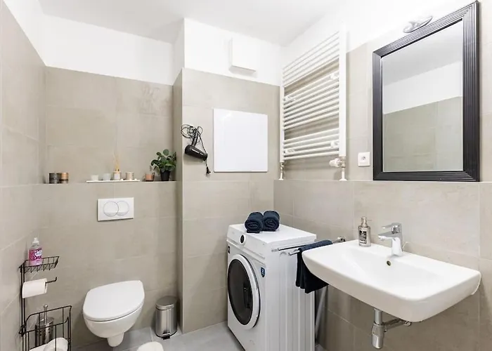 Flat 3 Sunny Haven Moderny 2i, Parking, Wifi Апартаменти