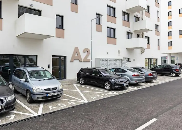 Flat 3 Sunny Haven Moderny 2i, Parking, Wifi *