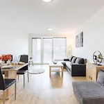 Flat 3 Sunny Haven Moderny 2i, Parking, Wifi Μπρατισλάβα
